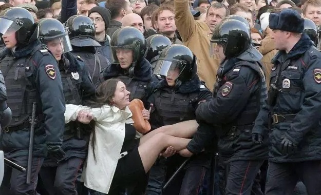 ͸������˹���п������ƽ�