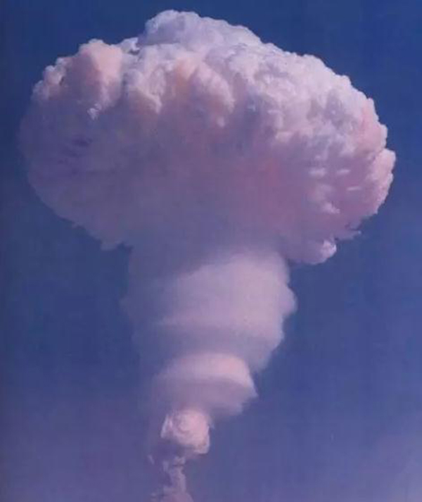 �����ǡ����ᶨ�������й���ɫ�������µ�·���� д���ҹ���һ���ⵯ��ը�ɹ�50����֮��