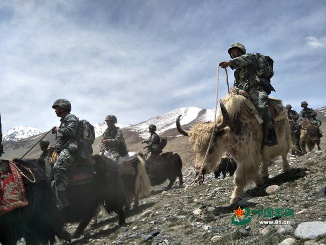 ��������,��һ��սʿ���صı�ɽ