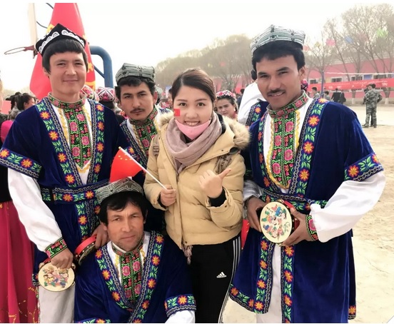 ����������Ů���ƾ��������½��ܺã�����һ�����г���ü�԰